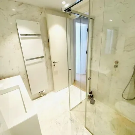 Luxurious 1 Bedroom In The Heart Of City Center - 25